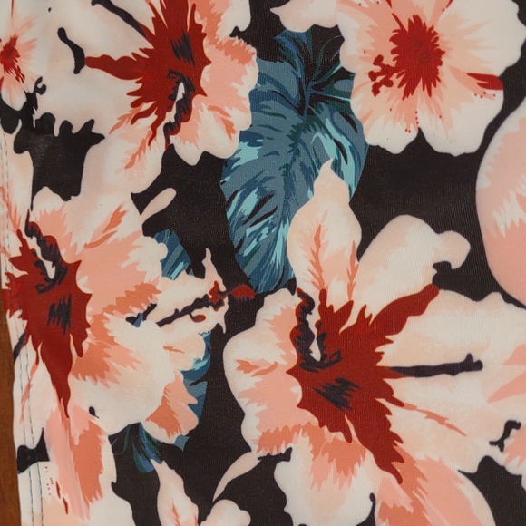 NWOT Woman Swim Bottoms Size L - Picture 4 of 6